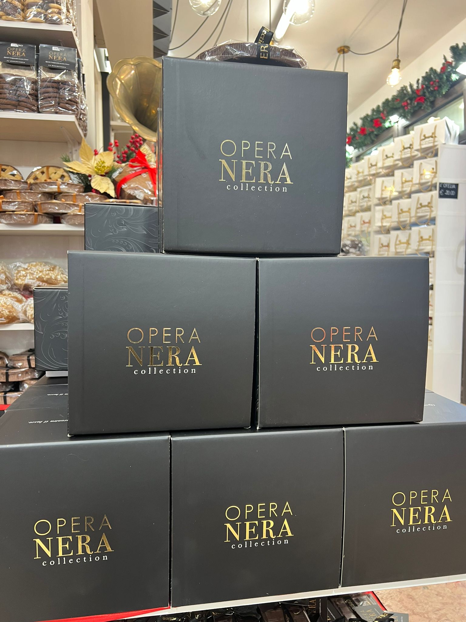 PANETTONE OPERA NERA - FONDENTE EXTRA MONORIGINE - - immagine 3